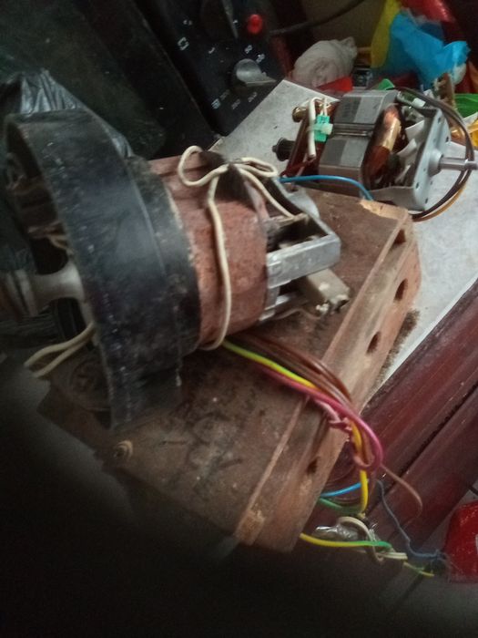 Рам памет, електронна скраб със злато , електромотори.