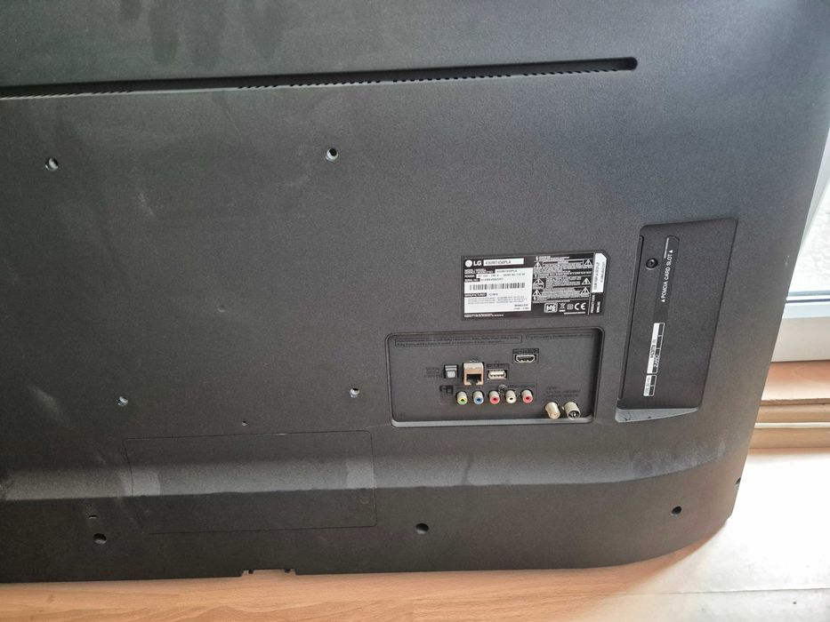 Телевизор LG 43UM7450PLA за ремонт/части