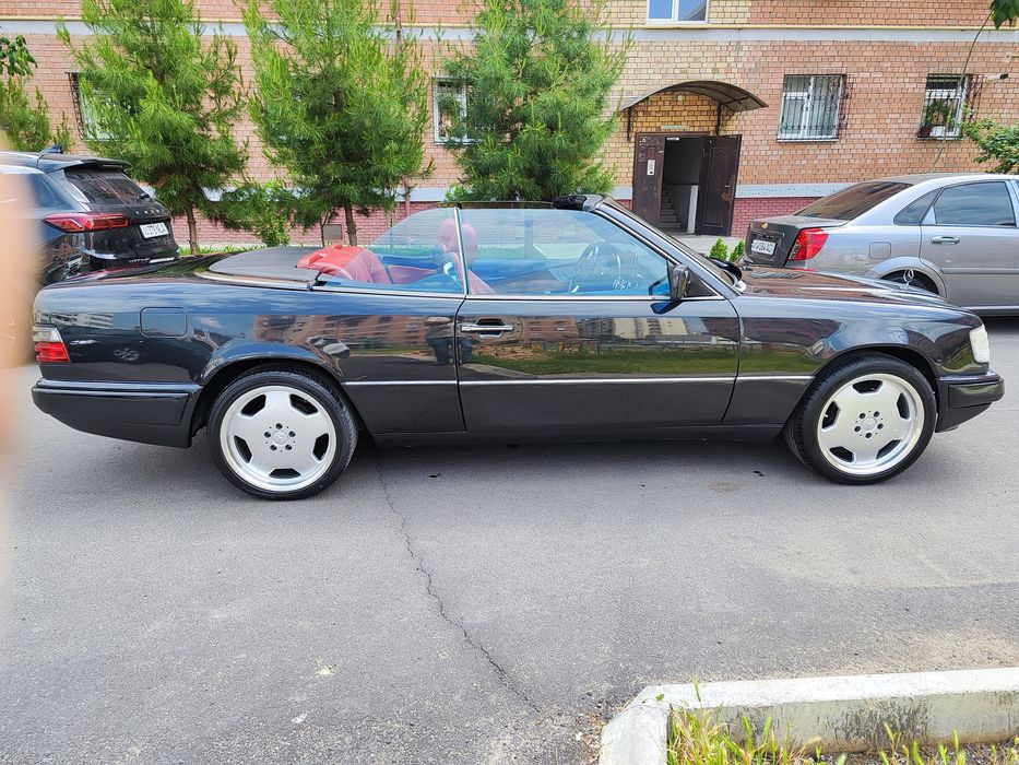 Mercedes- benz w-124 kabriolet Klip va roliklar uchun xizmatda