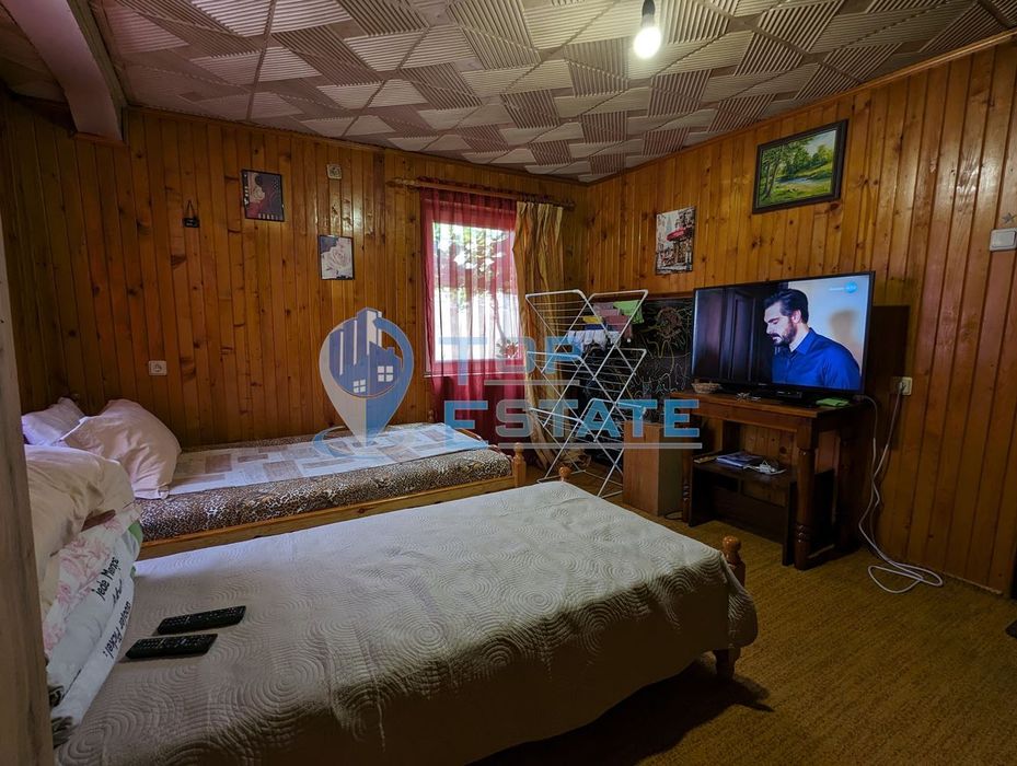 Две автентични къщи в град Елена