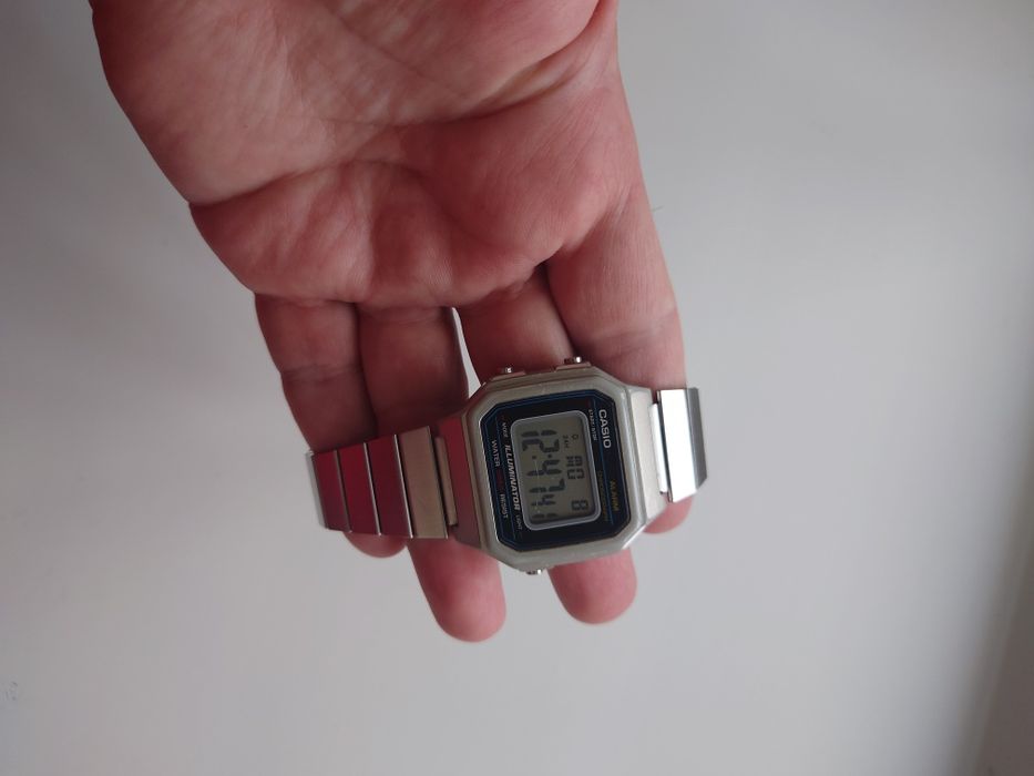 Продам часы Casio B650WD-1A.