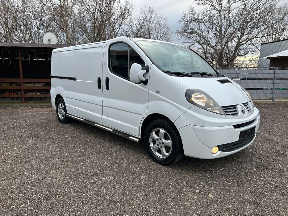 Masina Renault trafic