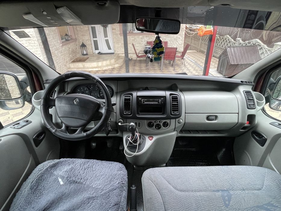 Renault trafic 6 locuri