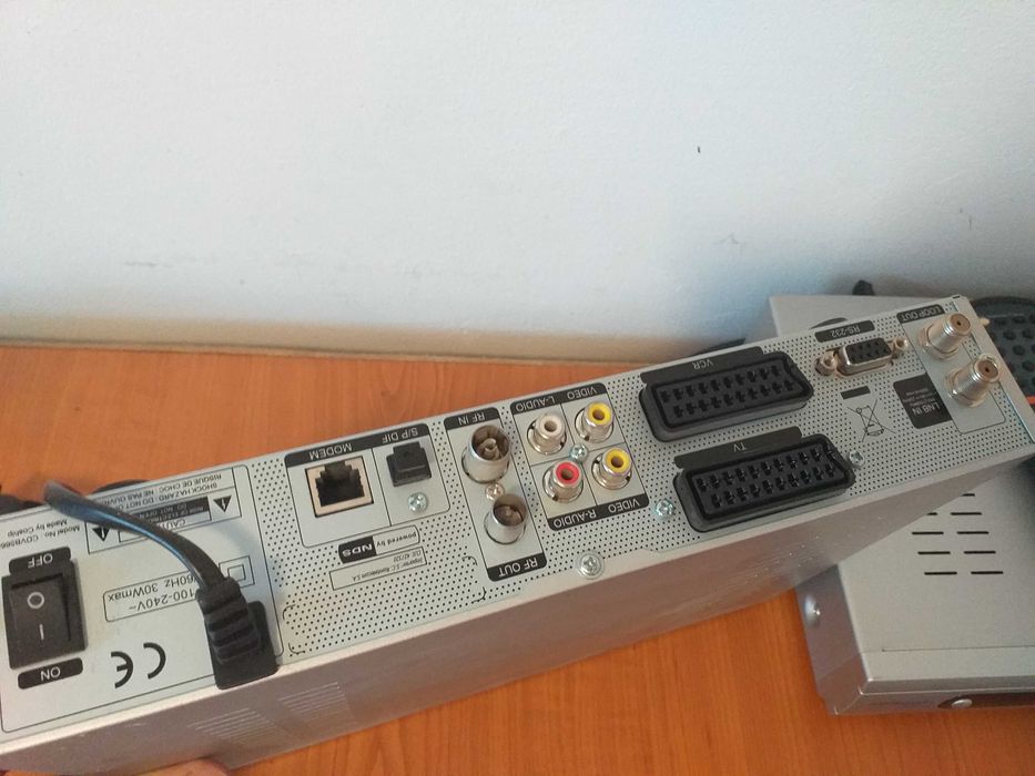 2 receptor satelit Dolce TV/Romtelecom-Receiver/N52665 COSHIP 12 Volti