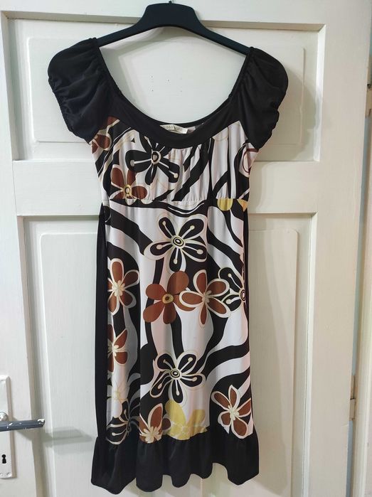 Лот от рокли различни размери