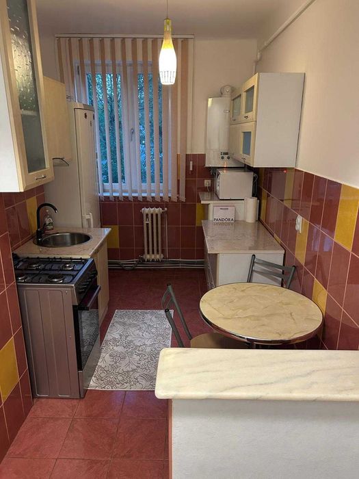 Închiriez apartament in OM 50 m2 parter înalt