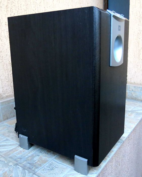 Subwoofer Active JBL SUB 138 , Integrated  amplifier: 100 Watt RMS,Low bass chassis: 200 mm ,Răspuns frecvență: 35 Hz–160 Hz ,Crossover: 40–160 Hz ,