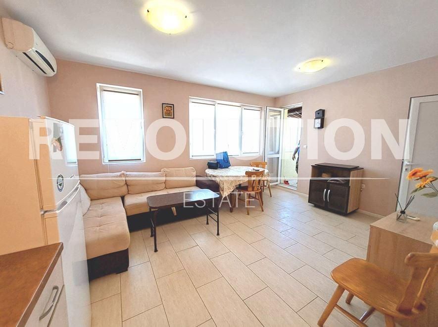 Дава се под наем Двустаен апартамент в Варна, Левски - 46 кв.м за 438.6 € - Снимка #1