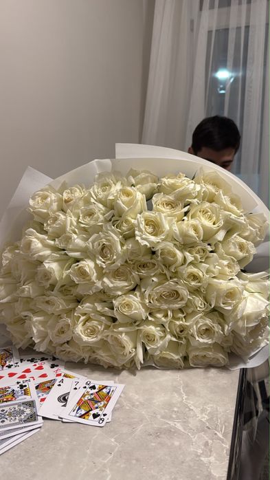 Продам белые розы свежие 51 шт
