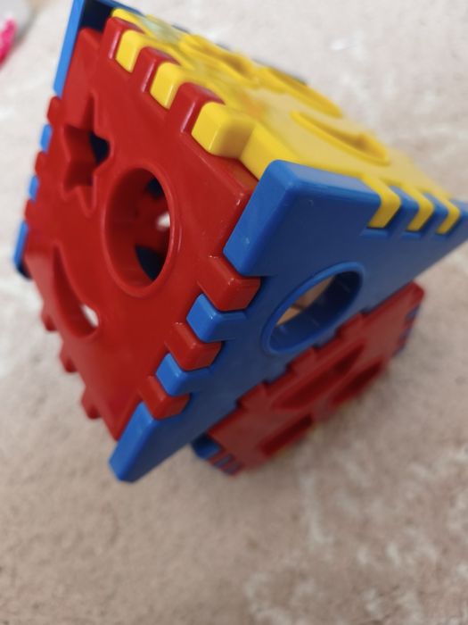 Мозайка, сортер и игра за нанизване 2-4г.