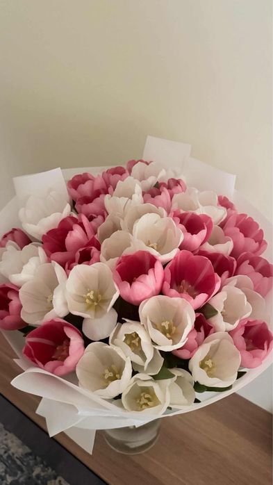 51 тюльпан в красивом букете