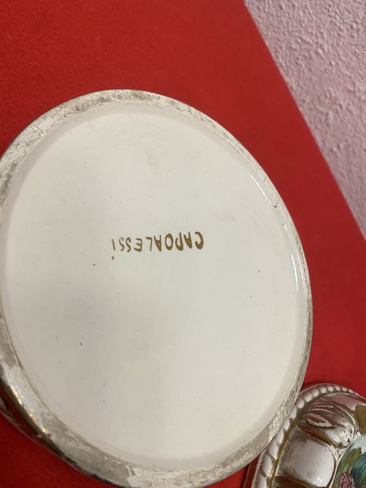 Голям италиански пепелник и купа на каподимонте