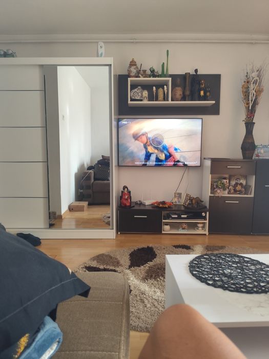 Vând garsoniera pe al crisului
