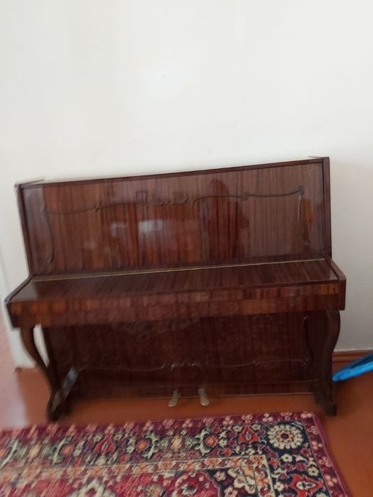 Пианино продаётся