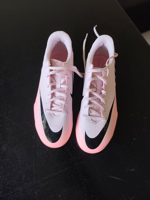 Детски бутонки NIKE