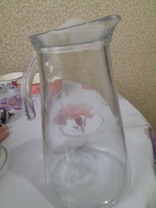 Продам графин с крышкой