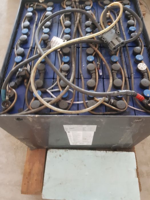 Bateria de tractiune Stivuitor , fotovoltaice , Hawker 48 V / 680 Ah
