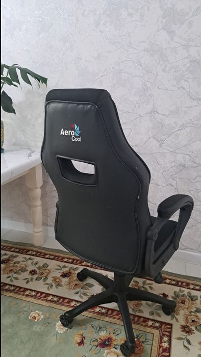 Компьютерное кресло
