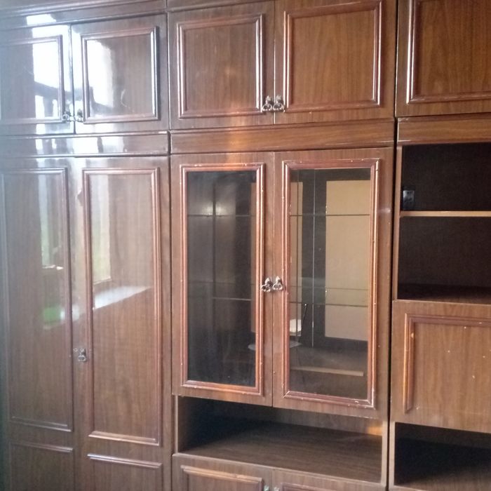 Rossiya mebeli. Holati yaxshi uzunligi 4 metr