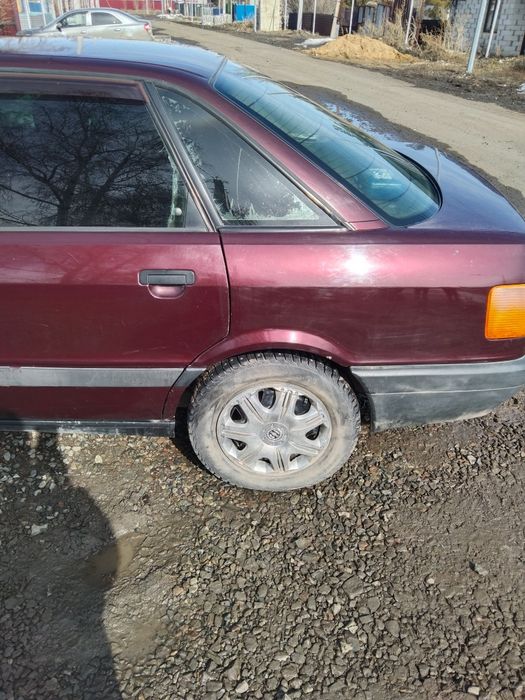 Продам ауди б3 1990года срочно