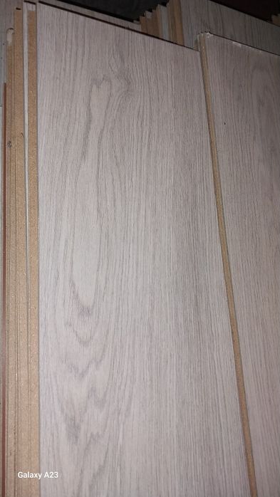 Продам ламинат б/у в отличном состоянии