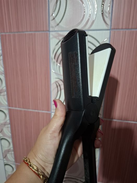 Placă ceramică de îndreptat părul Babyliss