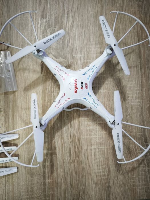 Drona Syma X5C cu doua baterii