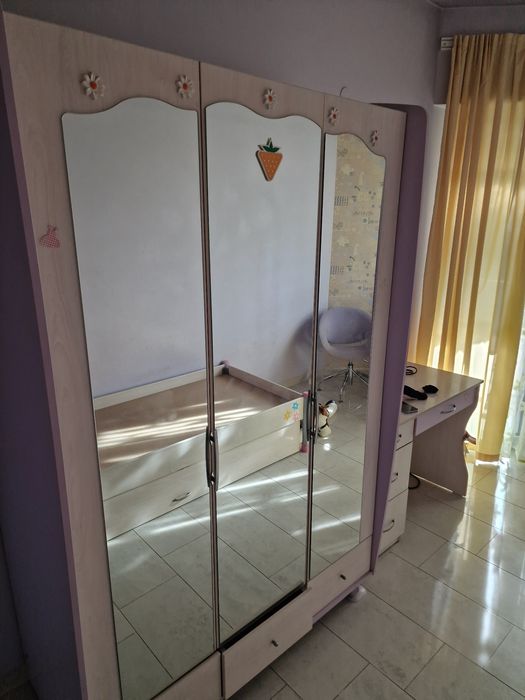 Детско легло,гардероби двукрилен и триклирен бюро и стол Чилек cilek