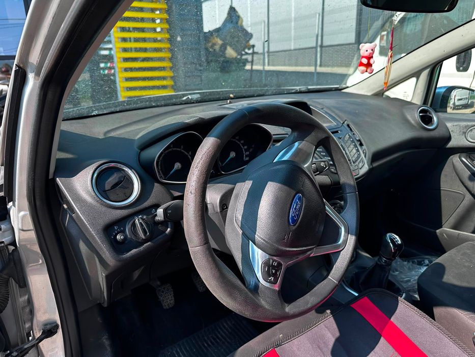 Dezmembrez Ford fiesta facelift 2014 1.0 benzina P4JB volan stanga