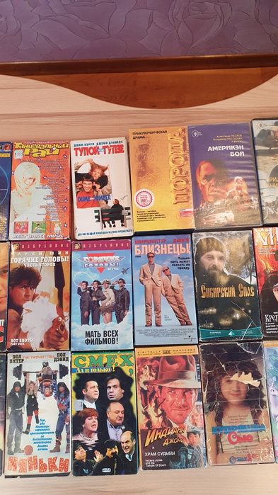 Продам видеомагнитофон Samsung и видеокассеты