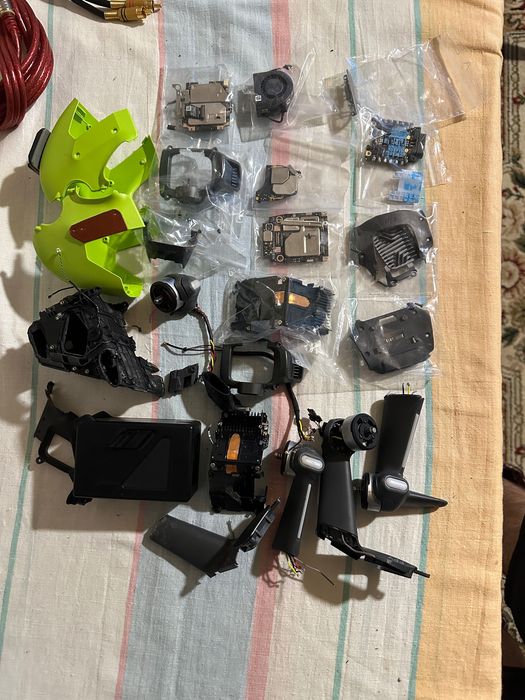 Vând Piese pentru dronă DJI FPV.