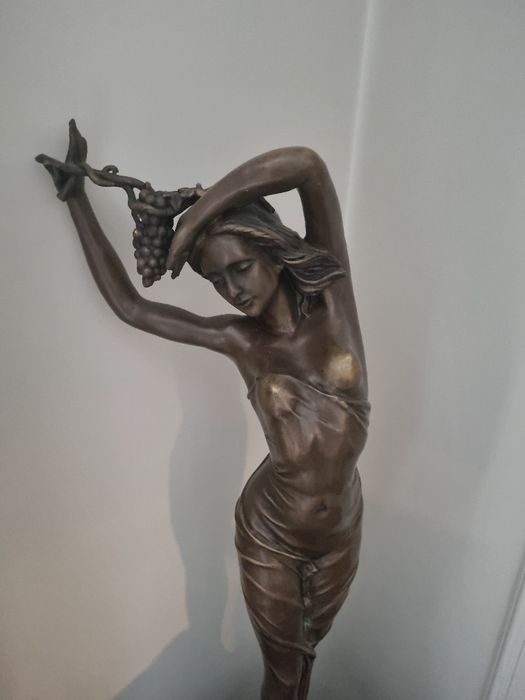 Statueta bronz impecabila
