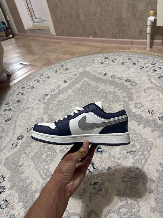 Продам  найк air jordan кроссовку.