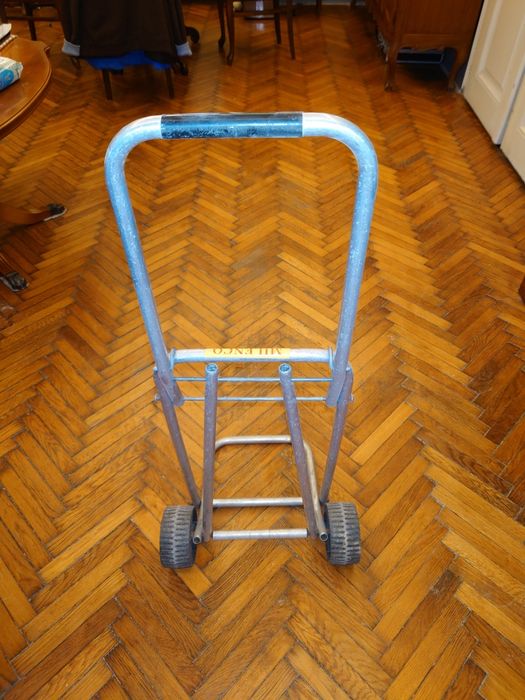 Cărucior pliabil de piață