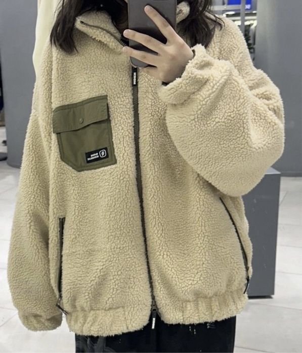 Продам бежевую флисовую куртку qazaq republic