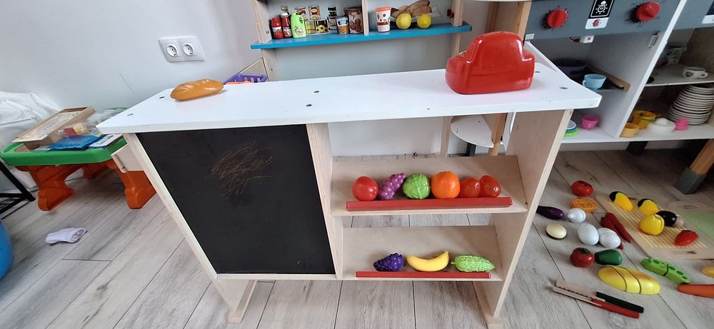 Дървена кухня Икеа, магазин, къща