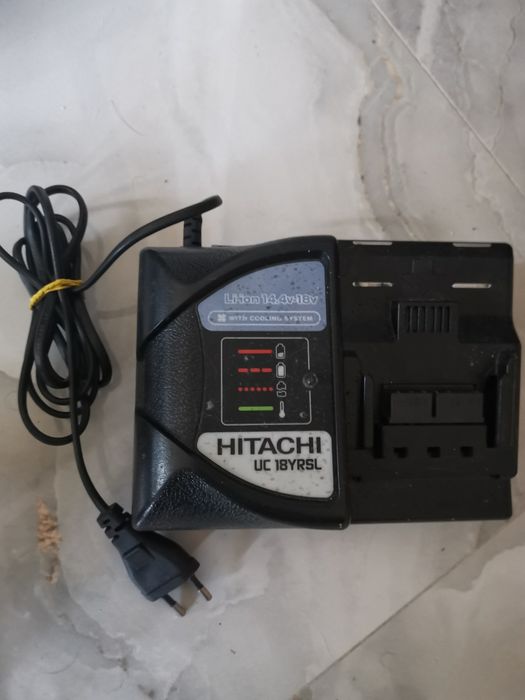 Încărcător Hitachi
