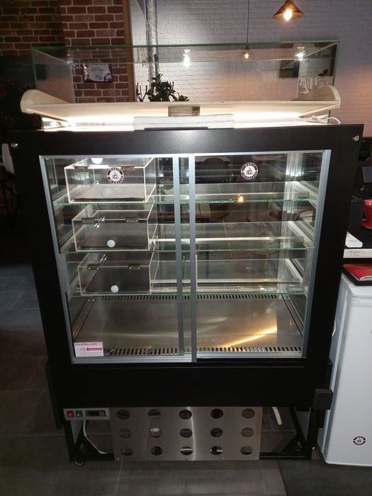 Кондитерская ветрина премиум.