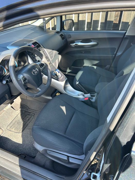 Toyota Auris 1.8 Hybrid VVT-i 136 CP