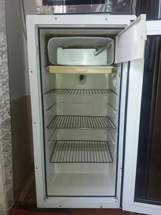 Холодильник Бирюса