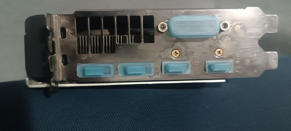 Placa video Saphire 4Gb