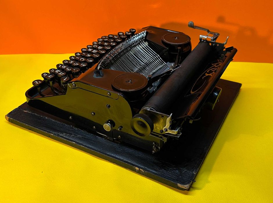 Антична Пишеща машина Rex клавиатура старобългарски 1939 година.