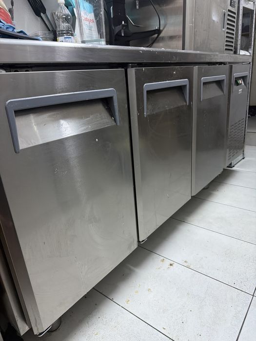 Хладилна маса finox 3 врати