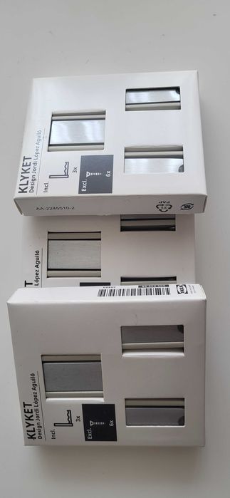 Закачалки за стена, портманто, гардероб.