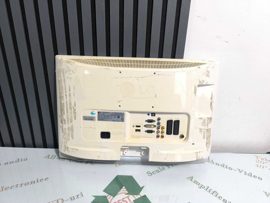 Televizor LG FLATRON M2262D 22 inch Full HD cu porturi multiple