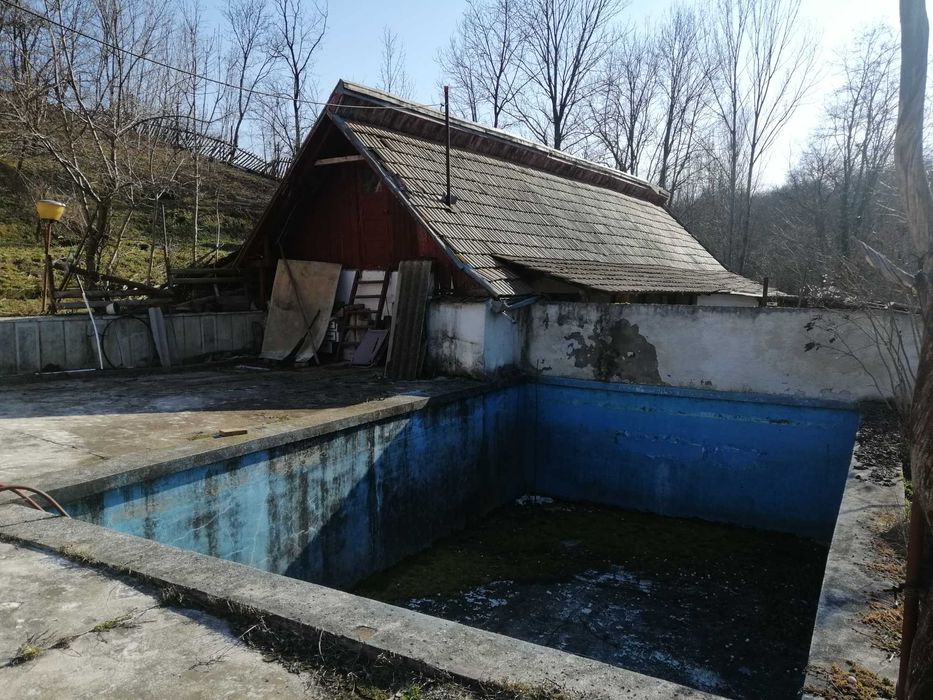 Vând casă cu potențial