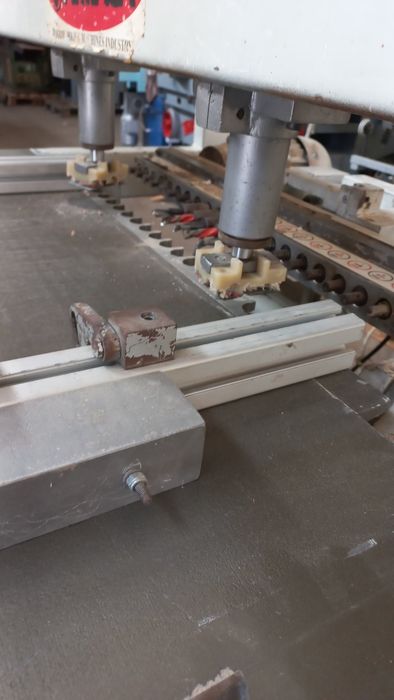 многошпинделна пробивна машина 21 шпиндела-Турция