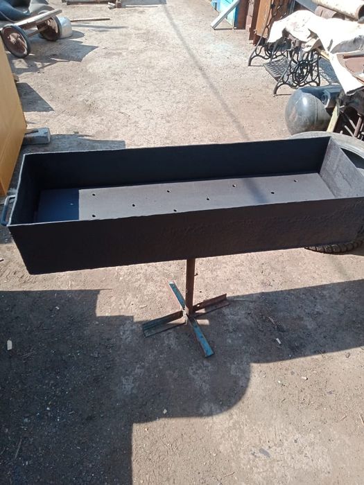 Мангал железный.