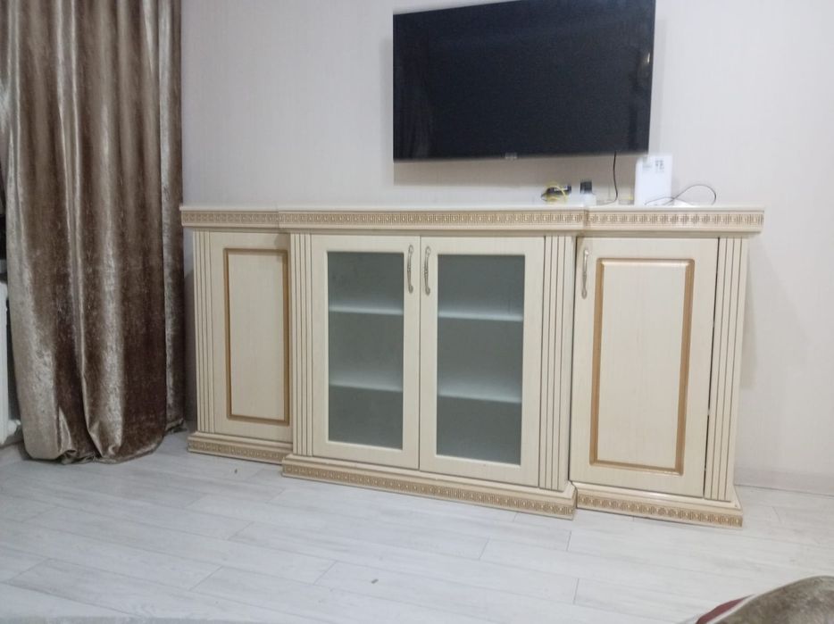 Продам  шкаф для зала