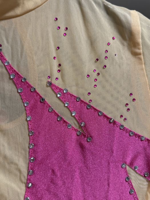 Розово трико за гимнастика